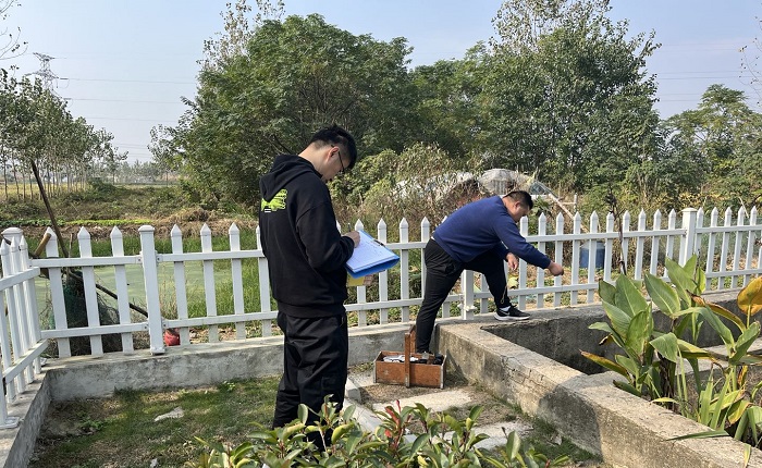 鄉(xiāng)鎮(zhèn)污水處理設備水質(zhì)檢測：人工檢測好還是在線監(jiān)測好？